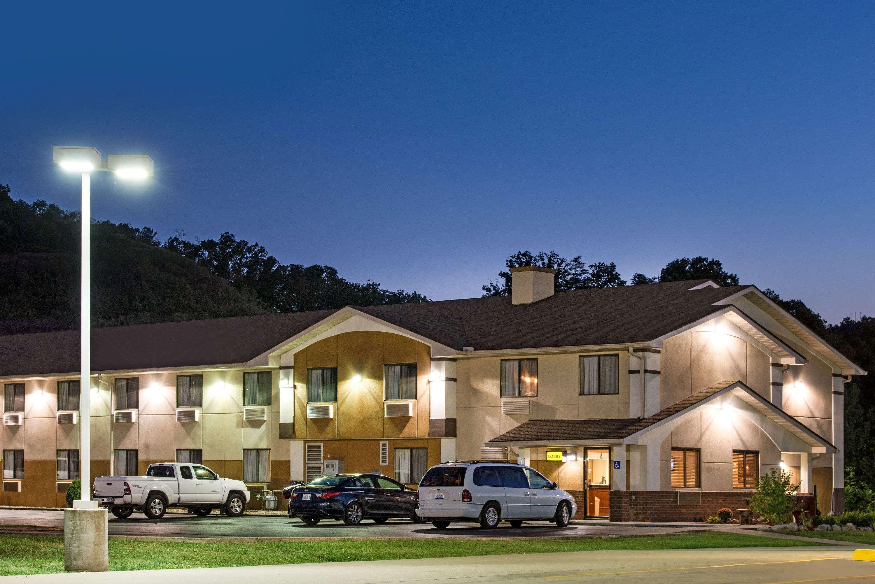 Hotel Super 8 By Wyndham Ripley Extérieur photo